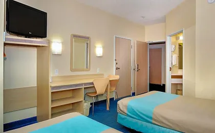 Motel 6 Peterborough, ON