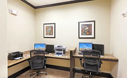 Holiday Inn Express Hotel & Suites Brownfield By IHG
