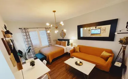 Nine20 Collins Apartments by Lowkl