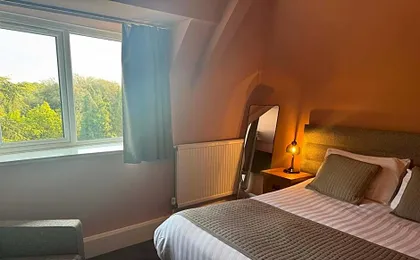 Oaklands Hotel