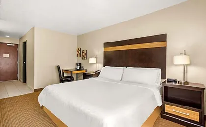 Holiday Inn Express Portland SE - Clackamas Area By IHG