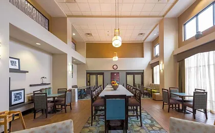 Hampton Inn & Suites Jamestown