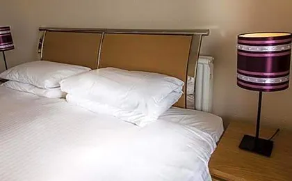 Albert and Victoria Hotel
