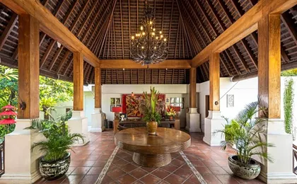 Modern 1BR w/ pool near Petitenget Beach Seminyak