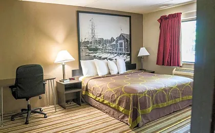 Super 8 by Wyndham Groton