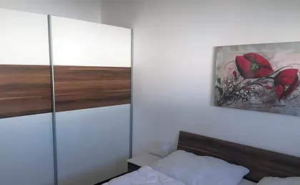 Superior-Apartment mit Pool und Seezugang