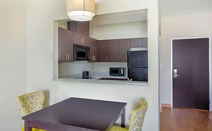 La Quinta Inn & Suites by Wyndham McAllen Convention Center