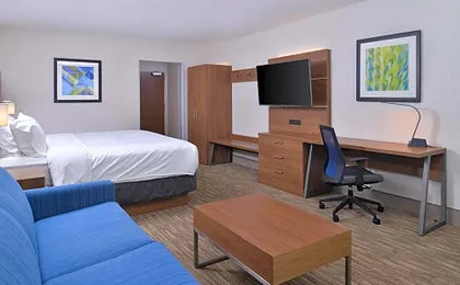 Holiday Inn Express & Suites - Marshalltown By IHG