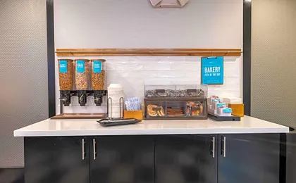 Hampton Inn & Suites DuPont