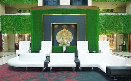 Surabaya Suites Hotel Powered by Archipelago