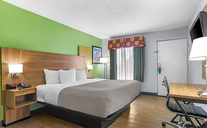 Quality Inn & Suites Greenville - Haywood Mall