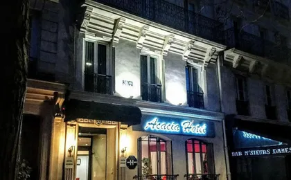 Acacia Hotel