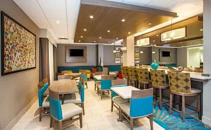 Holiday Inn Express & Suites Litchfield By IHG