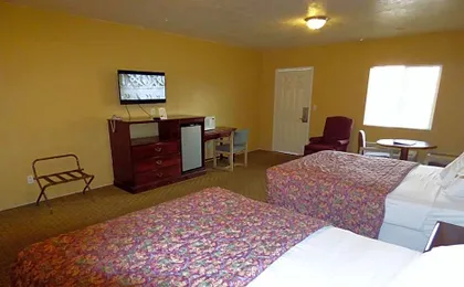 Economy Inn & Suites