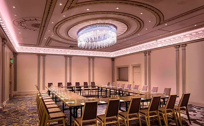 Sheraton Commander Hotel