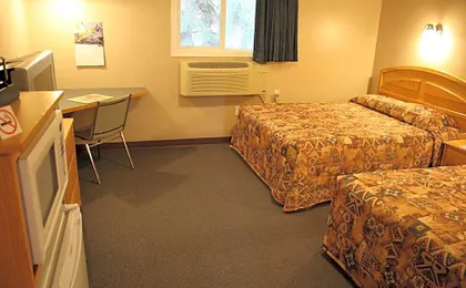 Lamplighter Inn