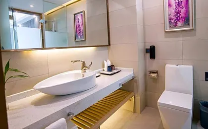 Lavande Hotel Bazhong Fortune Center