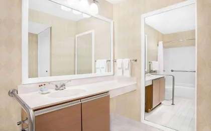 Hawthorn Extended Stay by Wyndham Green Bay