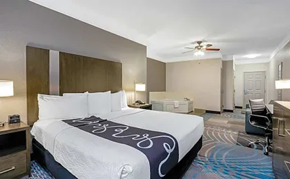 La Quinta Inn & Suites by Wyndham Conroe