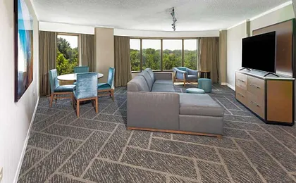 DoubleTree by Hilton Tulsa - Warren Place