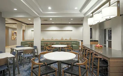 Fairfield Inn & Suites by Marriott Louisville East