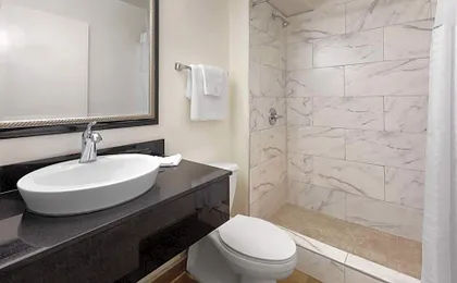 Travelodge by Wyndham Madison Heights MI