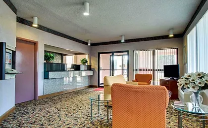Econo Lodge Inn & Suites Forest