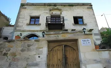Takaev Cave House