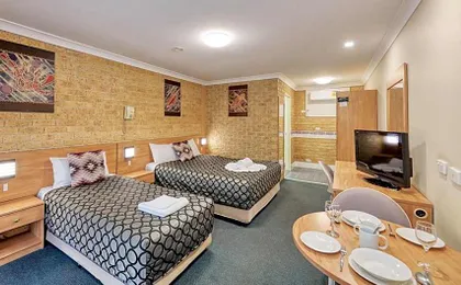 Forest Lodge Motor Inn & Restaurant