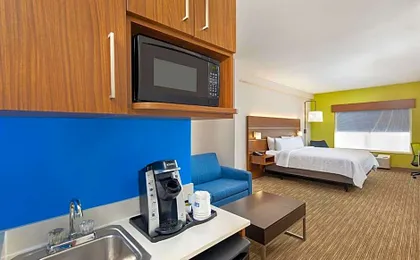 Holiday Inn Express Hotel & Suites Birmingham - Inverness 280 By IHG
