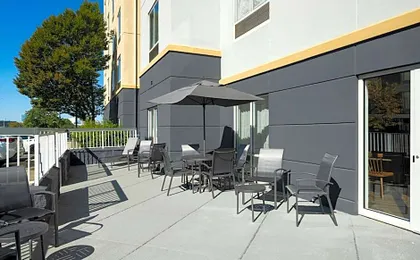 Fairfield Inn & Suites by Marriott Newark Liberty International Airport