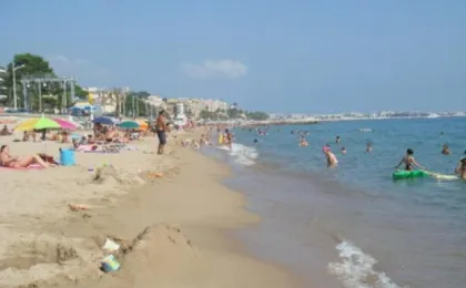 Modern one Bedroomed Apartment Just off the Cannes Seafront With a Terrace and Pool Access - 1753