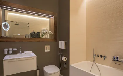 Crystal House Suite Hotel & Spa