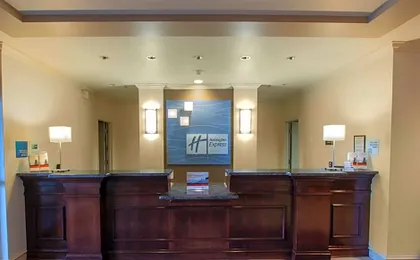 Holiday Inn Express & Suites Buffalo Airport By IHG