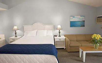 Pointes North Beachfront Hotel - 2 Person Spa Tub Studios