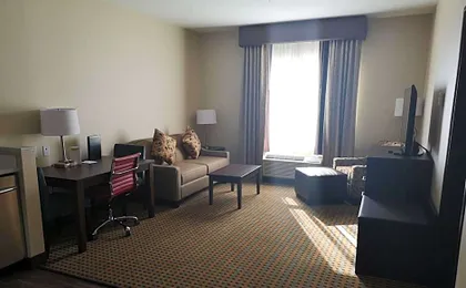 Best Western Plus Hinton Inn & Suites