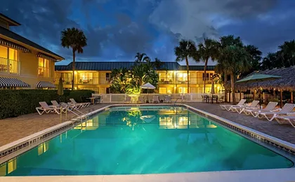 Naples Garden Inn