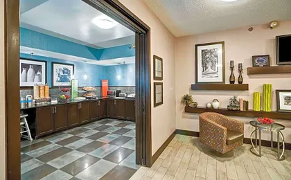 Hampton Inn State College