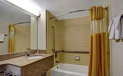 Days Inn by Wyndham Norfolk Military Circle