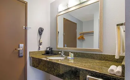 Quality Inn & Suites Silverdale Bangor-Keyport