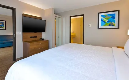 Holiday Inn Express & Suites Petoskey by IHG