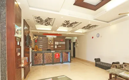 OYO 9726 Hotel Aura Palace Deluxe