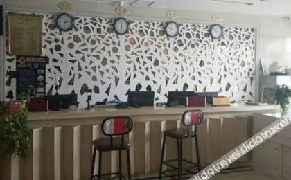 Super 8 Hotel (Hejing Swan Lake Road)