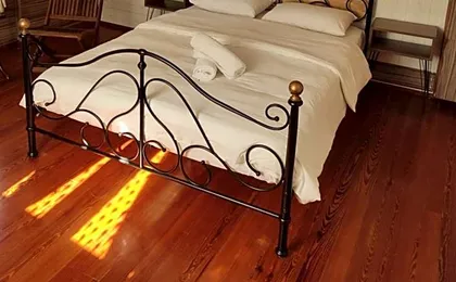 1920's Rooms & Beds