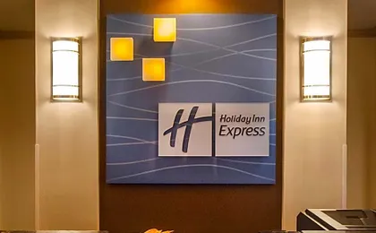 Holiday Inn Express & Suites Buffalo Airport By IHG