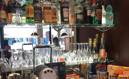 Bar