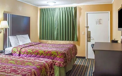 Amherst Inn & Suites