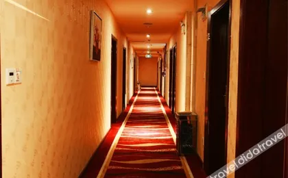 Chongqing Dongqiu Hotel (Niu Kok Tau MTR Station Shop, Sheung Ching Temple)