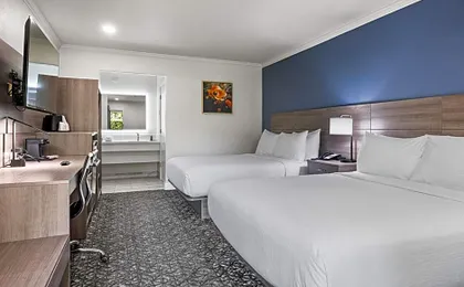 University Park Inn & Suites, an Ascend Collection Hotel