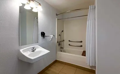 Super 8 by Wyndham Tucson/Grant Road Area AZ